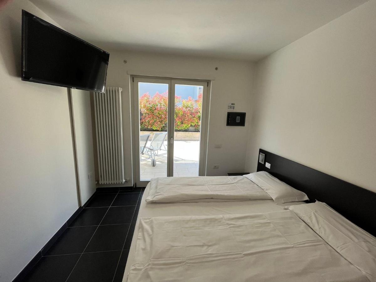 4 Limoni Apartment Resort Riva del Garda Bagian luar foto