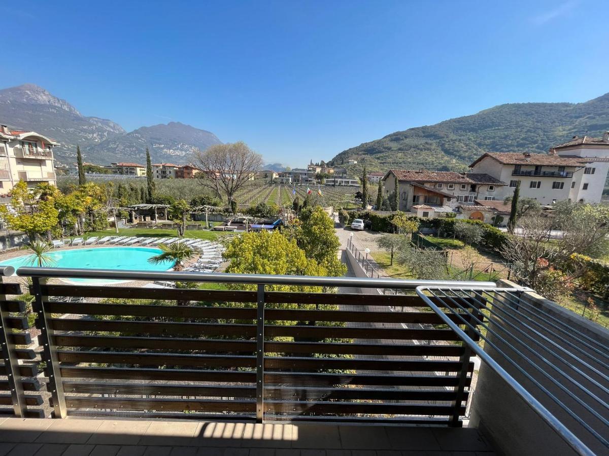 4 Limoni Apartment Resort Riva del Garda Bagian luar foto
