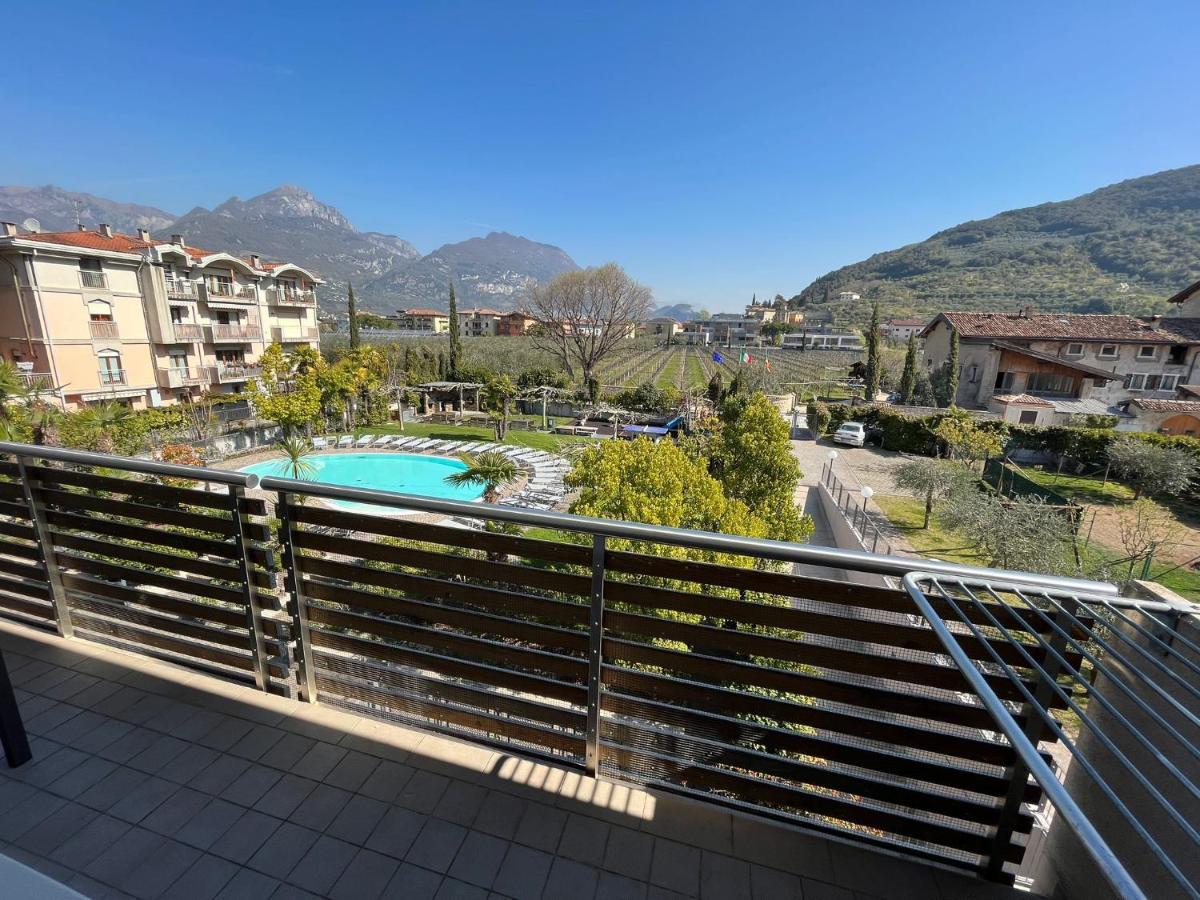 4 Limoni Apartment Resort Riva del Garda Bagian luar foto