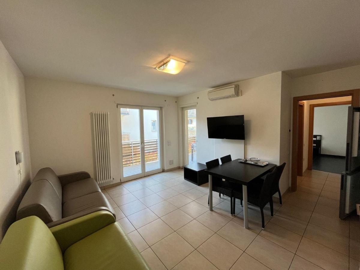 4 Limoni Apartment Resort Riva del Garda Bagian luar foto