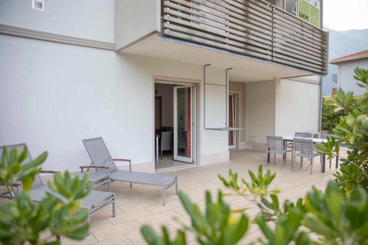 4 Limoni Apartment Resort Riva del Garda Bagian luar foto