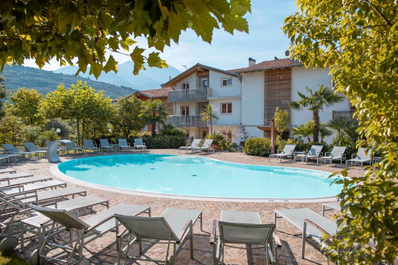 4 Limoni Apartment Resort Riva del Garda Bagian luar foto