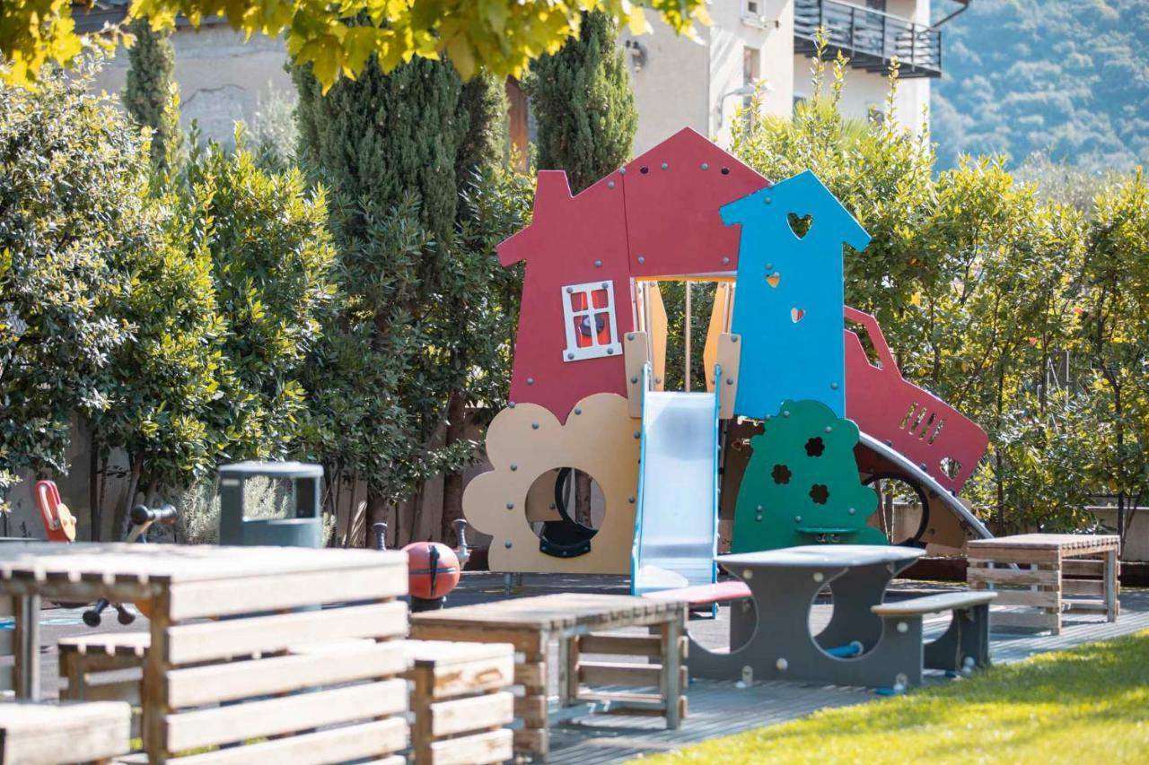 4 Limoni Apartment Resort Riva del Garda Bagian luar foto