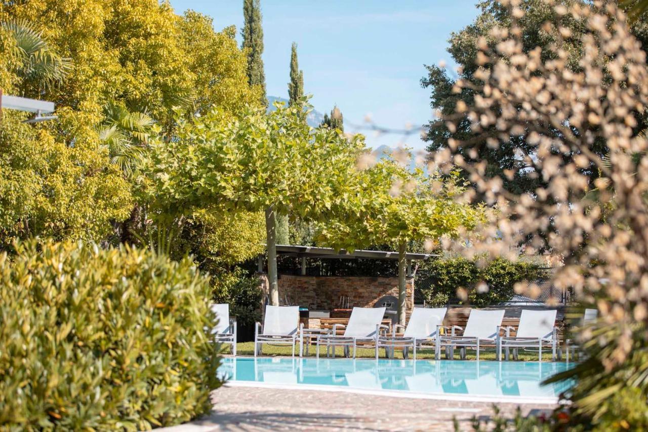 4 Limoni Apartment Resort Riva del Garda Bagian luar foto