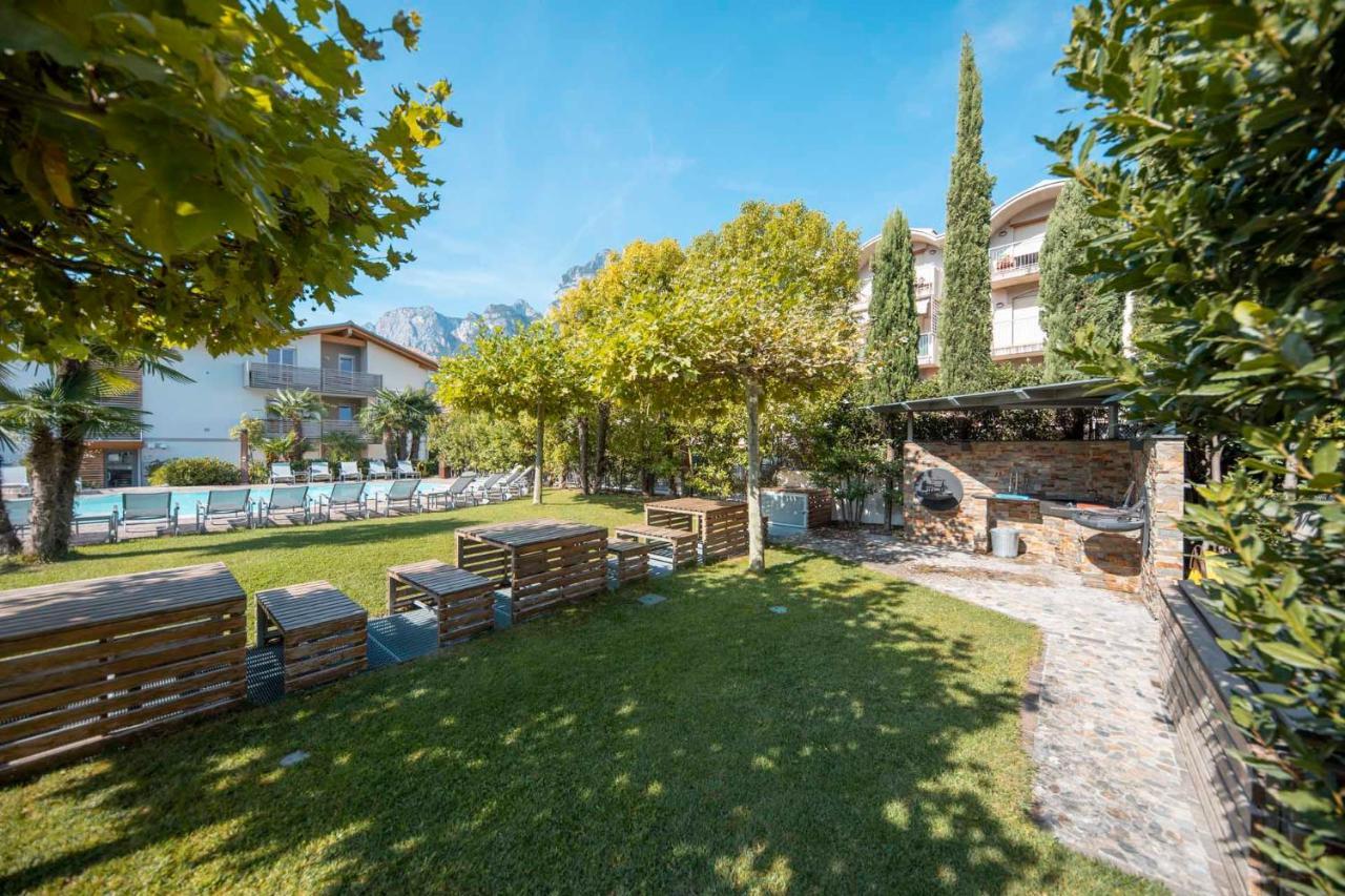 4 Limoni Apartment Resort Riva del Garda Bagian luar foto