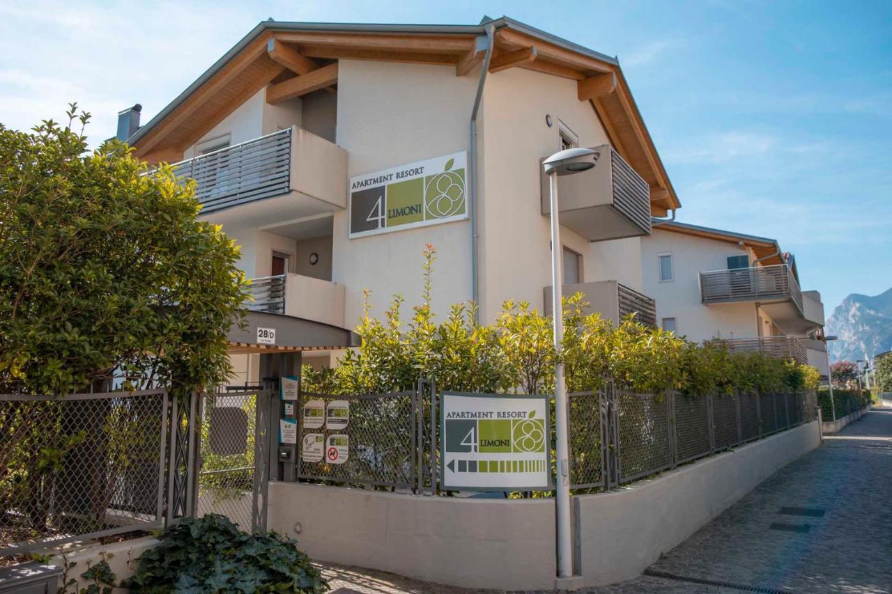 4 Limoni Apartment Resort Riva del Garda Bagian luar foto